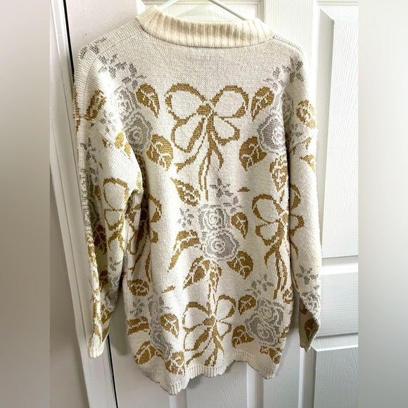 Vintage White and Gold Christmas Sweater with Bows - Picture 1 of 4